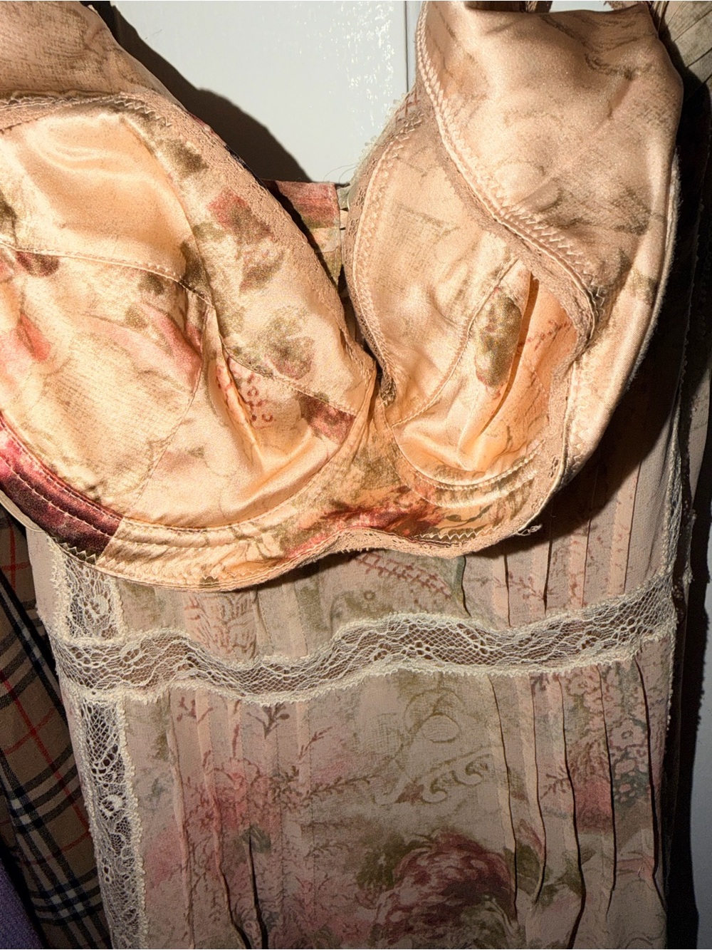 Vintage Galliano Beige Floral Lace Trim Chemise - Picture 2 of 9